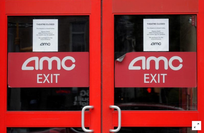 코로나19(COVID-19) 발생으로 미국 뉴욕의 AMC 영화관에 폐쇄를 알리는 표지판이 붙어있다.        사진=로이터