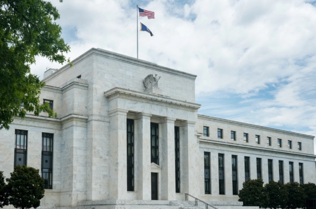 미국 연방 준비은행(Fed)이 현지시각 2일 회사채 매입을 중단하고 포트폴리오 일부를 매각할 것이라고 발표했다.