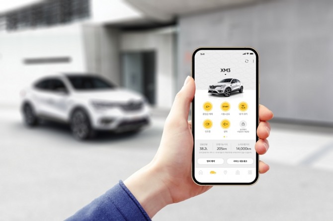 르노삼성'XM3'의 '이지 커넥트' 서비스. 사진=르노삼성자동차