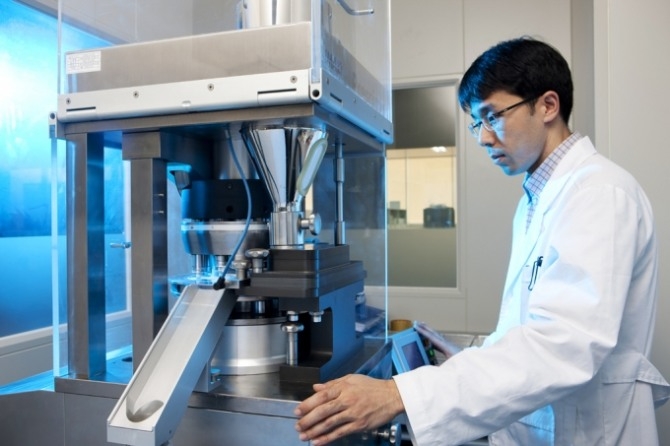 일동제약을 비롯한 국내 제약사도 알츠하이머 치료제 개발에 나서고 있다. 사진=일동제약