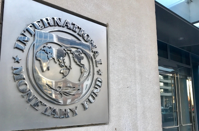국제통화기금(IMF)이 엘살바도르가 비트코인을 합법적 통화로 승인한 것에 대해 여러 거시경제, 금융, 법적 문제를 경고하고 나섰다.