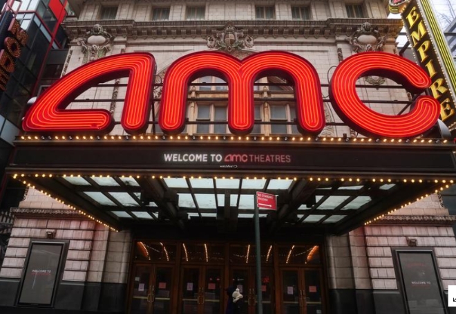2021년 1월 27일 미국 뉴욕 맨해튼 자치구에서 코로나19가 유행하는 가운데 AMC 극장이 모습을 드러내고 있다.                   사진=로이터