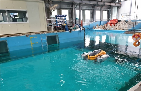 해양환경공단 산하 해양환경교육원의 창업·연구지원센터 내에 설치된 조파수조 모습. 사진=해양환경공단 