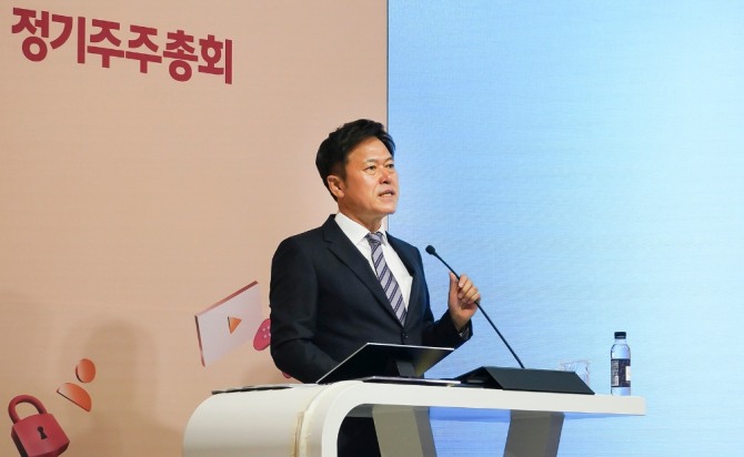 웨이브의 모기업 SK텔레콤은 주주총회를 통해 인적분할과 함께 자회사 상장계획을 발표했다. 사진은 지난 3월 웨이브 주주총회에서 박정호 SK텔레콤 대표이사 모습. 사진=SK텔레콤