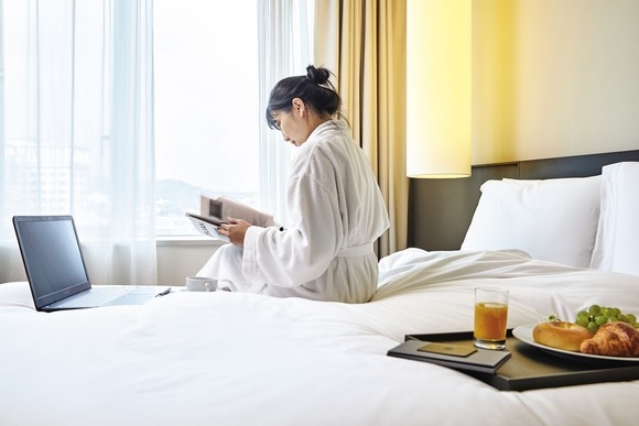 신라스테이는 지난해 '온 유어 신라스테이 시즌3' 프로모션을 진행하면서 비품, 커피 정기 구독 서비스를 제공했다. 사진=신라호텔