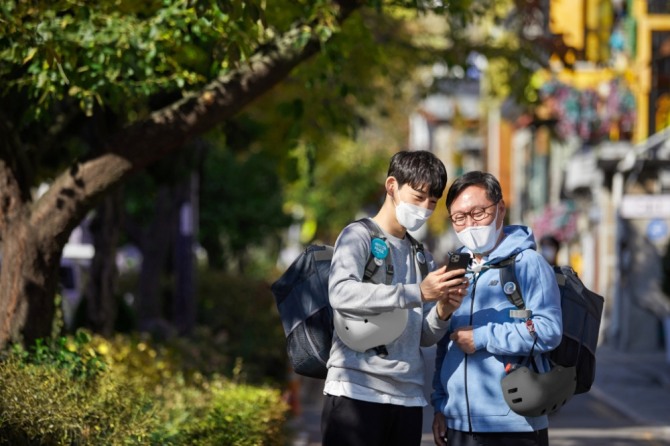 우아한청년들이 라이더, 커넥터들이 안심하고 코로나19백신을 접종할 수 있도록 휴식지원비를 지원한다. 사진=배달의민족