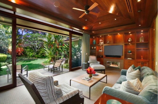 록의 전설 카를로스 산타나가 최근 구입한 하와이 휴양지 저택 내부. 사진=WSJ 캡처