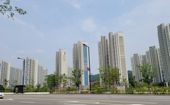 서울과 가까운 핵심입지로 주목받고 있는 경기 고양시 향동택지지구 아파트 단지 전경. 사진=최환금 전문기자