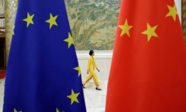 지난 2018년 6월 중국 베이징에서 열린 유럽연합(EU)-중국 고위급 경제대화에서 게양된 중국 오성홍기와 EU기. 사진=로이터