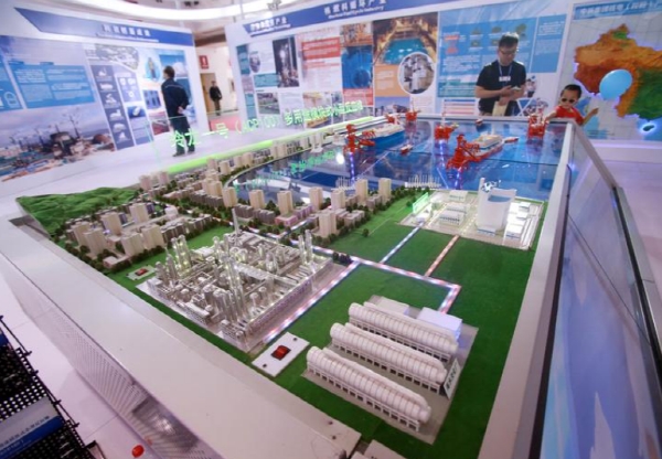 지난 2017년 중국 베이징에서 전시된 소형모듈 원전 ‘ACP100’ 모형. 사진=로이터