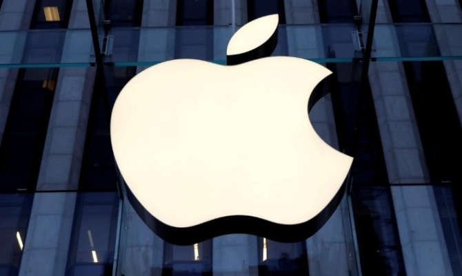 애플 실적에 대한 낙관적 전망이 잇따르면서 주가가 상승, 시가총액이 2조 5000억 달러에 육박했다. 사진=로이터 