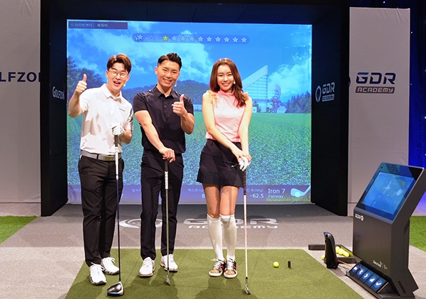 골프존은 지난 17일 홈쇼핑서 GDR아카데미 이용권과 레슨 패키지 상품 판매를 통해 목표치 145%를 달성했다.