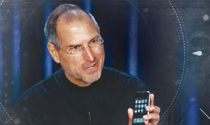 스티브 잡스가 2007년 CNBC에 출연해 아이폰에 대해 설명하고 있다. 사진=CNBC