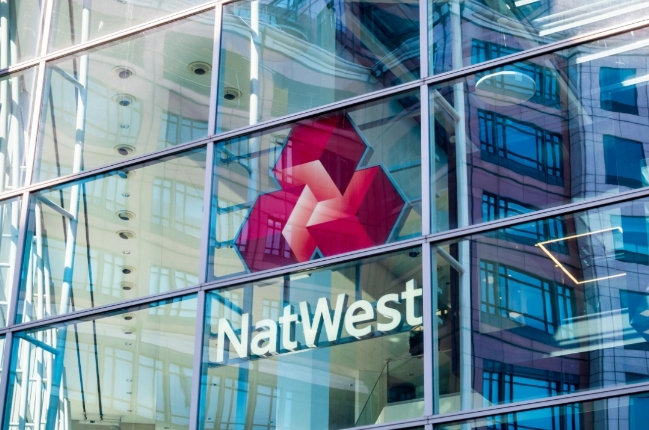 영국 대형 은행 내셔널 웨스트민스터 은행(Natwest)이 바클레이즈와 산탄데르에 이어 바이낸스에 대한 자금 이체 차단 대열에 합류했다.