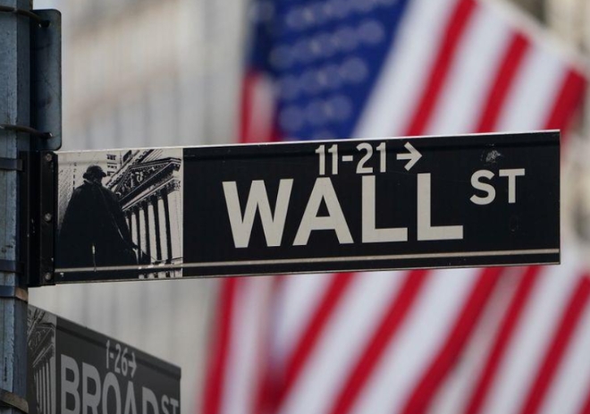 미국 뉴욕 맨해튼의 뉴욕 증권거래소(NYSE)에서 월스트리트 간판이 붙어 있다.                  사진=로이터