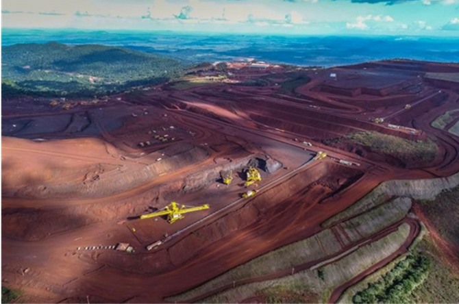 브라질 광산업체 발레의 철광석 광산.