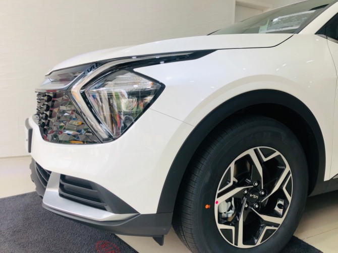 신형 스포티지 정·측면 모습.사진=글로벌이코노믹 김정희 기자