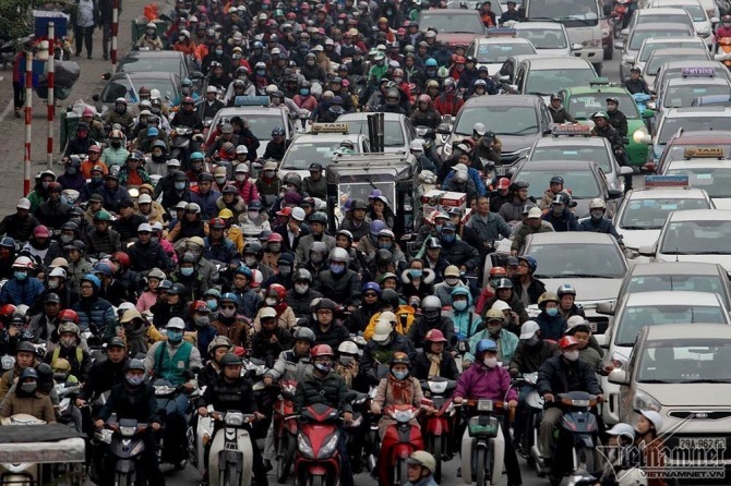 하노이 시는 운행을 하면 안되는 250만대의 노후 오토바이가 있다.