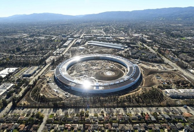 미국 IT 업계의 중심지 실리콘밸리 전경. 원형 건물이 애플 본사. 사진=로이터