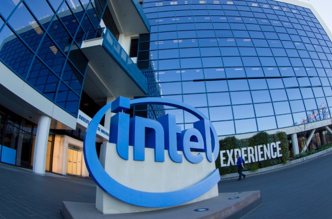 인텔(Intel)이 파운드리 시장에서 삼성전자와 TSMC를 따돌리고 옛 영광을 되찾을 수 있을지 초미의 관심사다.