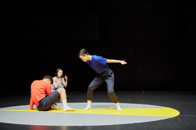 최강프로젝트 안무의 '여집합 강하게 사라지기'(국립현대무용단)