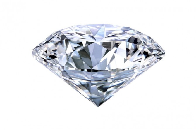 GS25는 업계 최초로 고가의 GIA 다이아몬드 2종을 추석 시즌 한정으로 판매한다. 사진=GS25