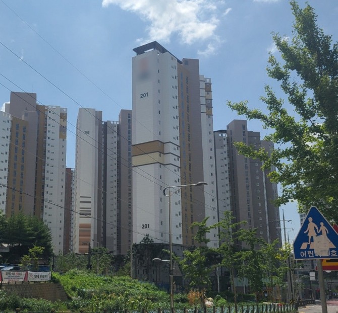 충남 아산이 비규제지역으로 분류되면서 풍선효과로 아파트 가격이 급등하고 있다. 사진은 아산시 배방읍의 한 아파트 단지 모습. 기사 특정사실과 관련 없음. 사진=최환금 전문기자