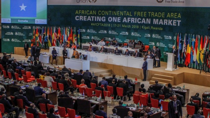 지난 2018년 3월 아프리카 르완다 키갈리에서 열린 아프리카연합(AU) 특별총회에서 총 44개 AU 회원국 정상들이 AfCFTA 설립안에 서명하는 행사를 진행하고 있다. 사진=로이터