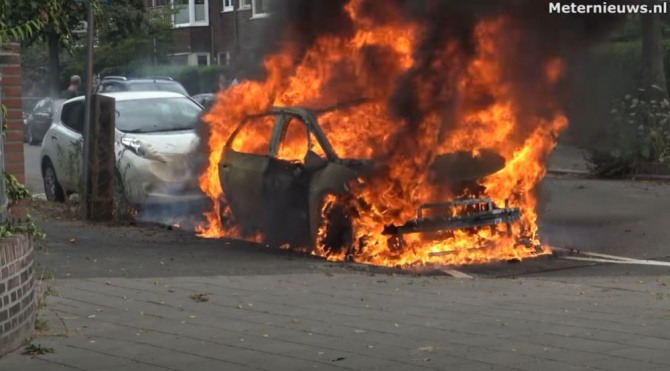 폭스바겐이 2019년 출시한 전기차 ID.3가 하루 동안 충전 중 인 상태에서 화재가 발생했다. 사진=Meternieuws