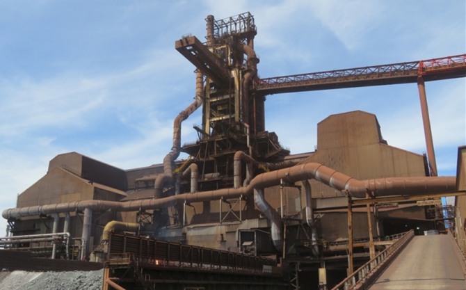 JFE스틸 서일본 공장의 후쿠야마 지구(후쿠야마시 히로시마현)의 제5회 용광로. 이 회사의 가장 큰 용광로 볼륨을 자랑한다.