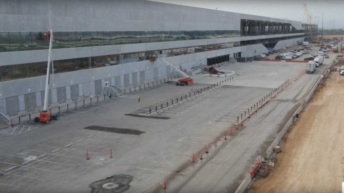 테슬라 기가팩토리5 신축공사 현장의 최근 모습. 사진=조 테그트마이어