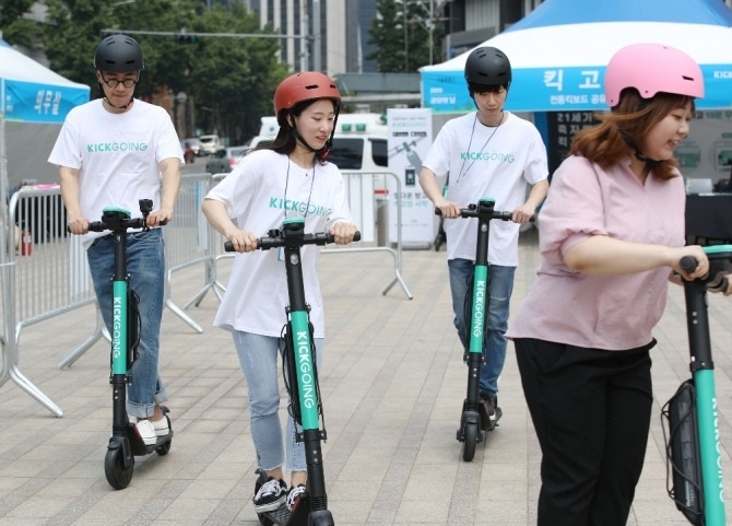 보험사들이 전동킥보드 관련 보험상품을 속속 선보이고 있다. 사진=뉴시스