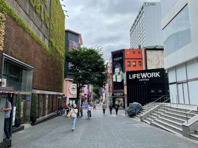 2일 오후 한산한 명동 거리 사진=조하니 기자