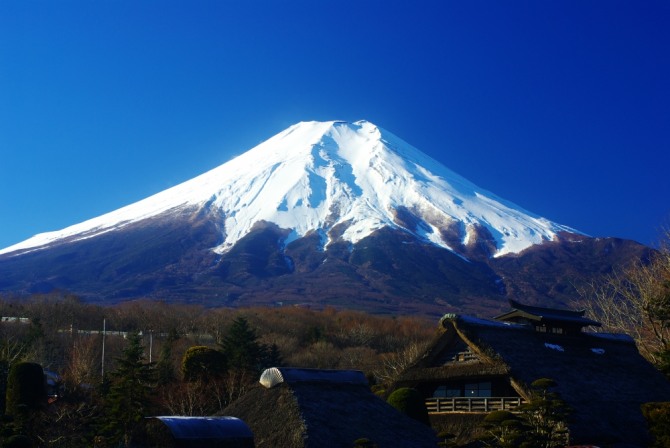 후지산에 눈이 쌓인 전경. 사진=위키피디아