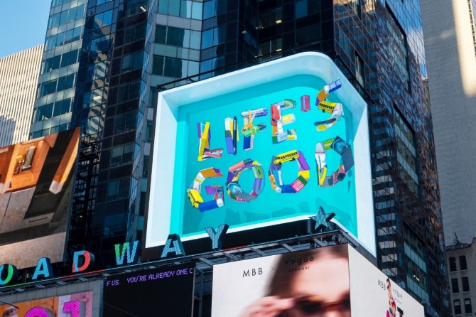 LG전자가 美 뉴욕 타임스스퀘어 전광판에서  ‘라이프즈굿(Life’s Good)’ 메시지를 담은 3D 콘텐츠를 상영하고 있다. 이 영상은 다음달 초까지 방영된다.  사진=LG전자