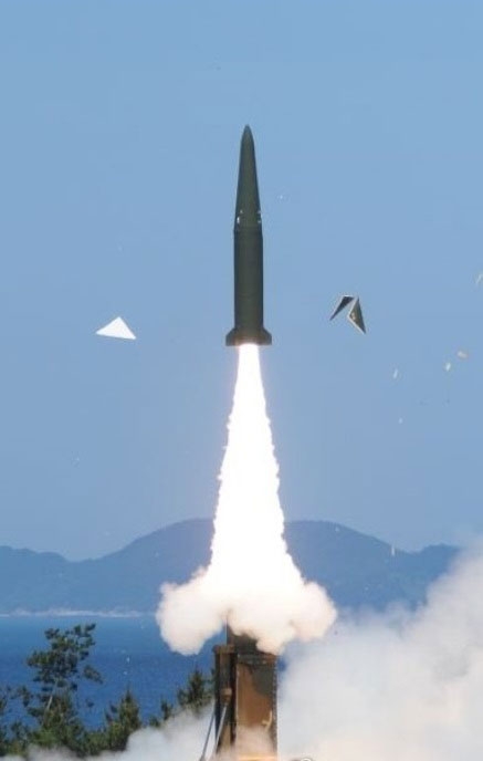 현무-2B 탄도미사일이 발사되고 있다.사진=국방부