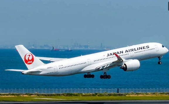JAL(일본항공)은 약 3000억 엔(약 3조1881억 원) 규모의 자본을 증자한 후 에어버스 'A350-1000'을 도입한다. 