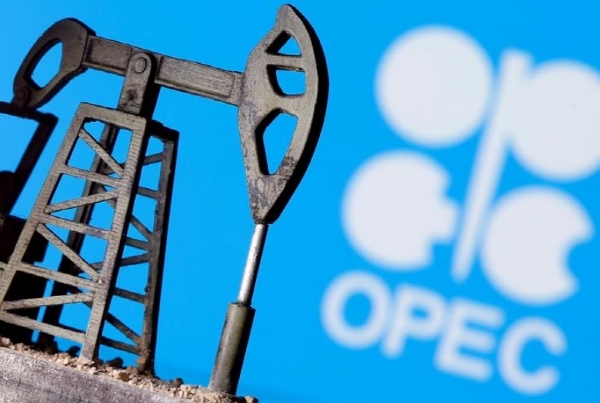 석유채굴 펌프잭 모형과 OPEC 로고 합성. 사진=로이터 