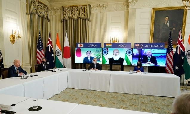 조 바이든 미국 대통령(왼쪽 1번째)이 3월 12일(현지시간) 워싱턴 백악관에서 일본·호주·인도 정상들과 쿼드 첫 정상회의를 화상으로 열고 있는 모습. 사진=뉴시스 