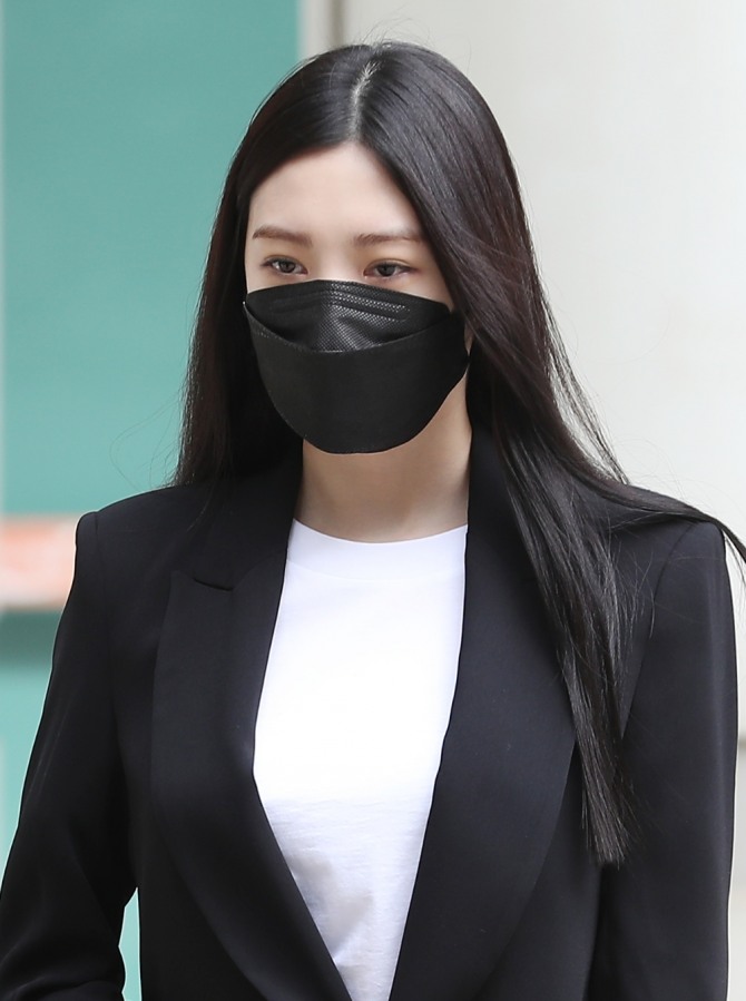 음주운전을 하다 사고를 낸 혐의를 받는 아이돌 그룹 '애프터스쿨' 출신 가수 겸 배우 리지(29·본명 박수영)가 27일 열린 첫 재판에서 징역 1년을 구형받았다. 사진=뉴시스