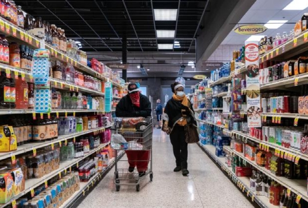 미국 미주리주의 대형 슈퍼마켓에서 쇼핑하는 미국인 모습. 사진=로이터