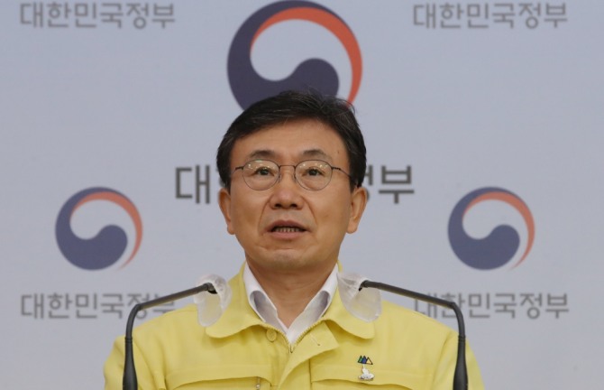 Minister of Health and Welfare Kwon Deok-cheol. Photo=NEWSIS