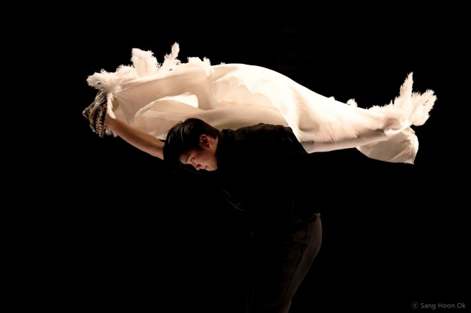 김주빈 안무의 '새다림'