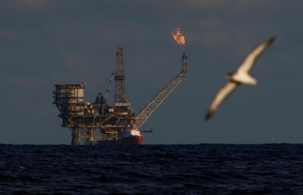 멕시코만 연안의 해상 석유시추시설. 사진=로이터