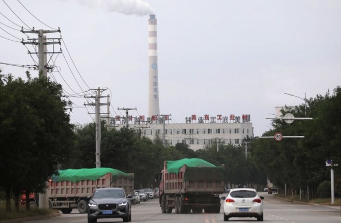 중국 랴이오닝성의 석탄 발전소. 사진=로이터