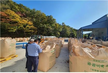 공공비축미 매입 중 톤백 벼의 모습 / 전남 화순군=제공