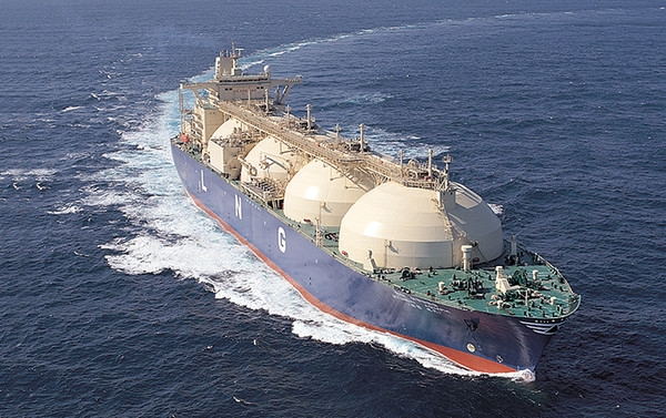 한국에서 처음으로 건조된 LNG선 '현대 유토피아호'. 사진=현대중공업 제공