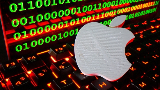 애플과 컴퓨터 합성 이미지. 사진=로이터