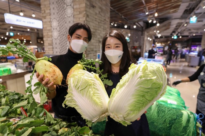 AK플라자는 오는 25일까지 분당점, 수원점, 평택점 식품관에서 'AK플라자 전라남도 김장전'을 벌인다. 사진=AK플라자