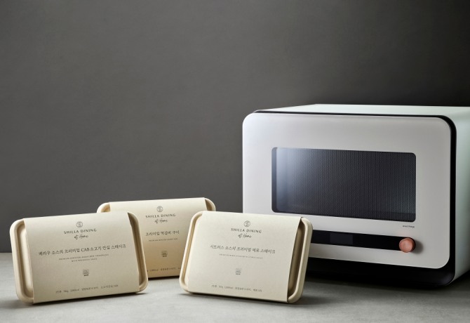 호텔신라의 프리미엄 밀키트는 삼성전자의 조리기기 비스포크 큐커 전용으로 출시됐다. 사진=호텔신라